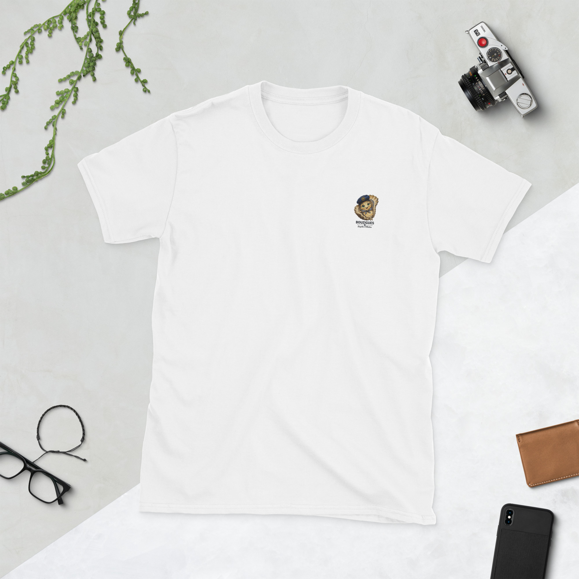 Tee-shirt unisexe brodé Suzette l’Huître de Bouzigues - blanc